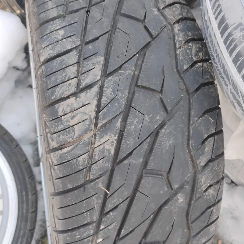 Silver Car Wheel Rim - Picture 5 of 5